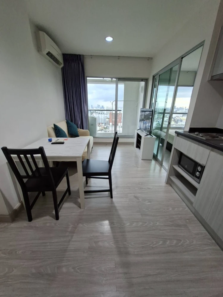 For rent: Aspire Ngamwongwan, 27th floor, fully furnished, very livable. Book now!