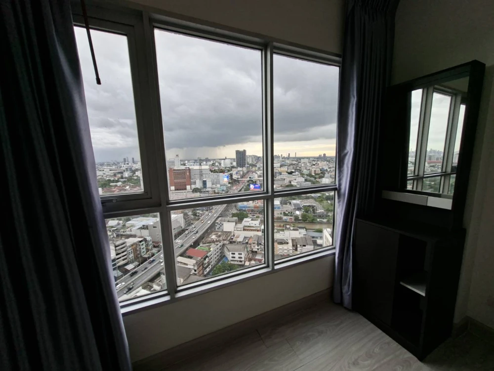For rent: Aspire Ngamwongwan, 27th floor, fully furnished, very livable. Book now!
