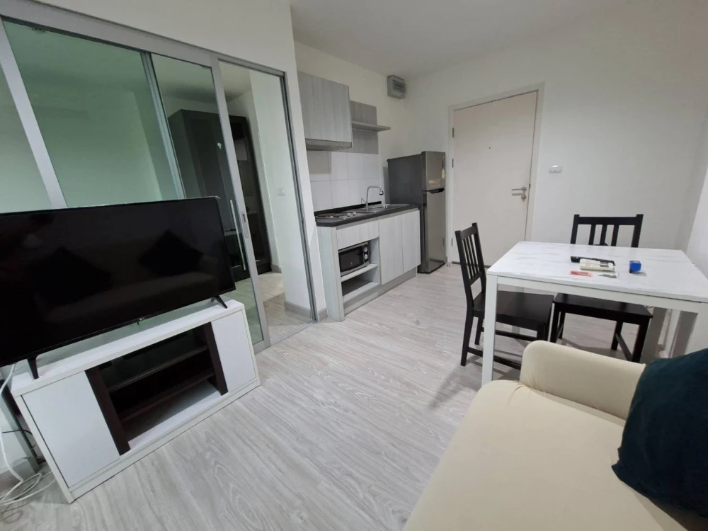 For rent: Aspire Ngamwongwan, 27th floor, fully furnished, very livable. Book now!