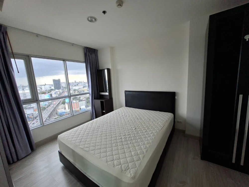 For rent: Aspire Ngamwongwan, 27th floor, fully furnished, very livable. Book now!