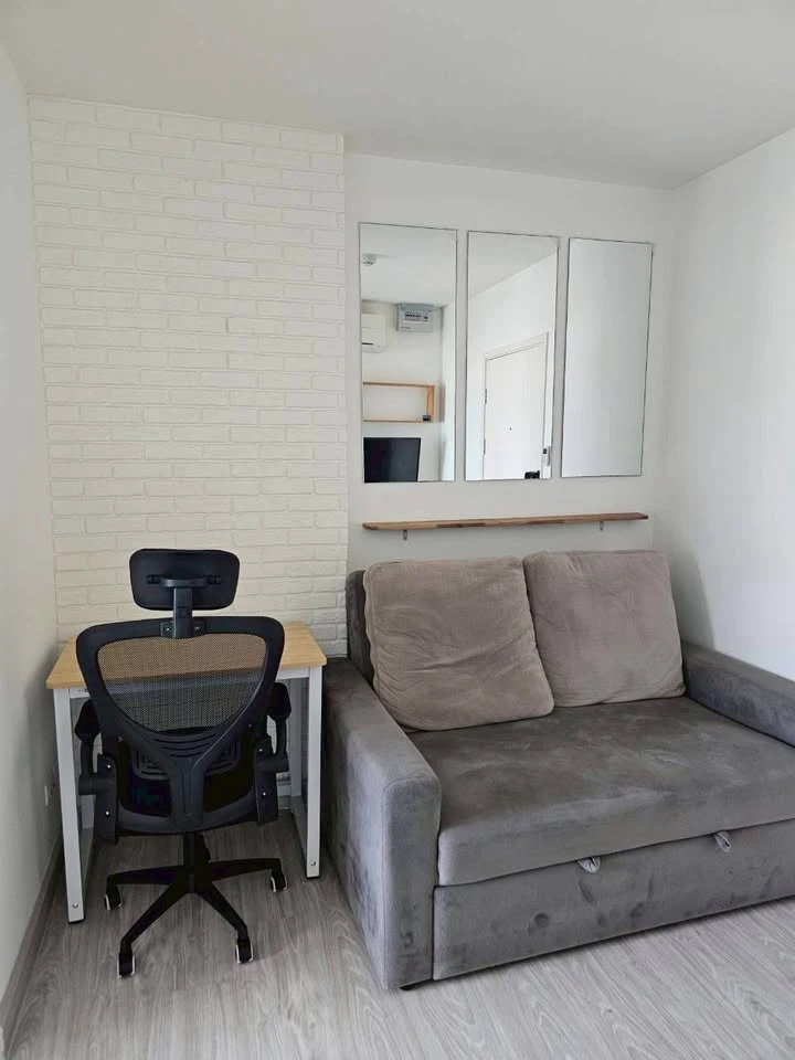 For rent: Aspire Ngamwongwan, high floor unit, ready to move in, fully furnished, affordable price. Book now!