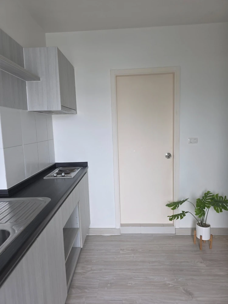 For rent: ASPIRE NGAMWONGWAN, a nice room, fully furnished, affordable price, reserve now!