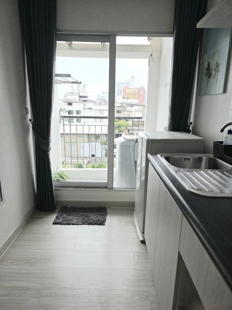 For rent: ASPIRE NGAMWONGWAN, a nice room, fully furnished, affordable price, reserve now!