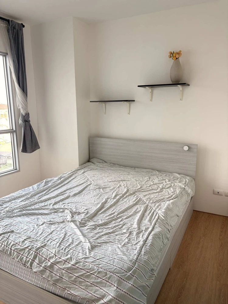 For rent: Aspire Ngamwongwan, ready-to-move-in room, affordable price. Book now!