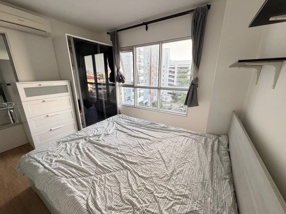 For rent: Aspire Ngamwongwan, ready-to-move-in room, affordable price. Book now!