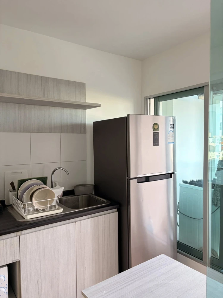 For rent: Aspire Ngamwongwan, ready-to-move-in room, affordable price. Book now!