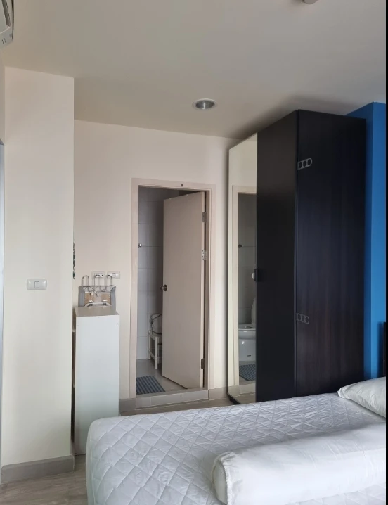 For rent: Aspire Ngamwongwan, fully furnished apartment, ready to move in. Book now! Don't miss out!