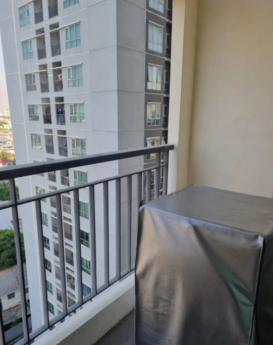 For rent: Aspire Ngamwongwan, fully furnished apartment, ready to move in. Book now! Don't miss out!