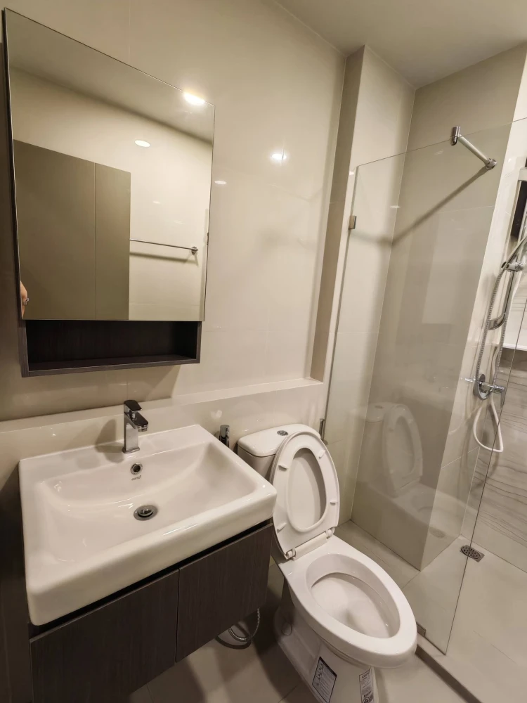 For rent: Aspire Onnut Station, 11th floor (not a studio), unobstructed view, fully furnished. Don't miss out!