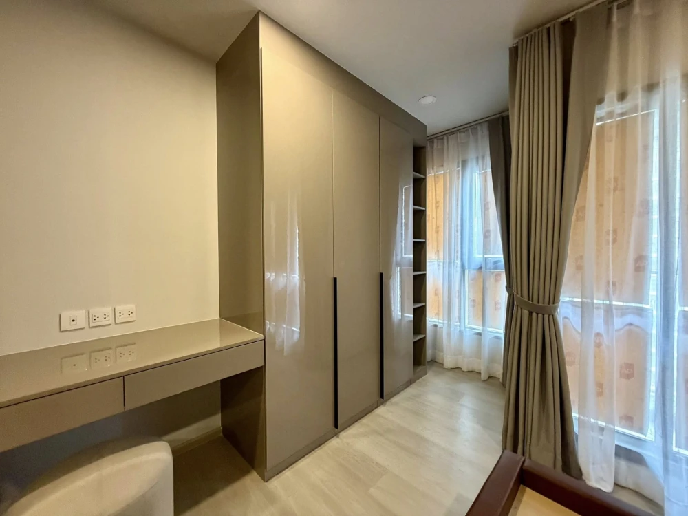 For rent: Aspire Onnut Station, North facing unit with city and Chao Phraya River view. Bright and airy. Fully furnished.