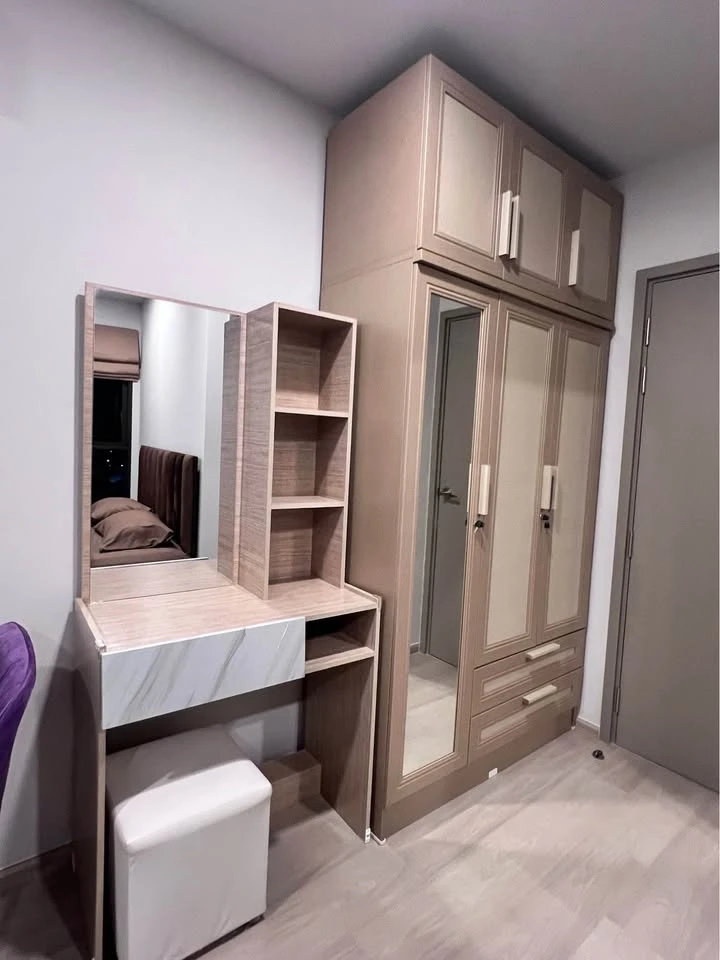 Aspire Onnut Station corner room for rent, 24th floor, river bend view, sunset view. Come and reserve today.