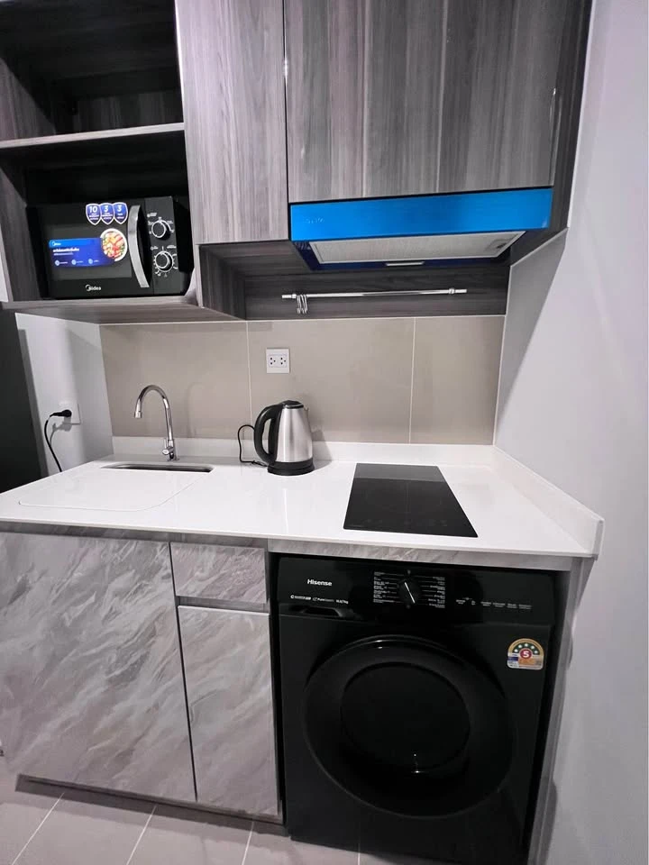 Aspire Onnut Station corner room for rent, 24th floor, river bend view, sunset view. Come and reserve today.