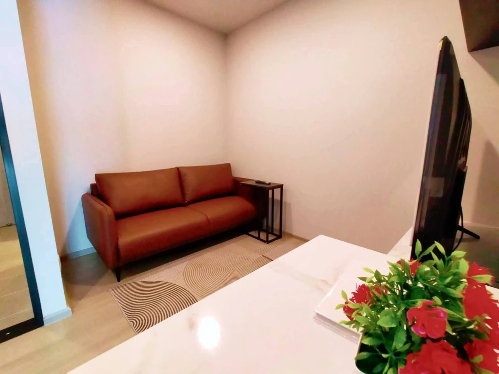 For rent: Aspire Onnut Station, 21st floor (very high!), fully furnished. Don't miss out!