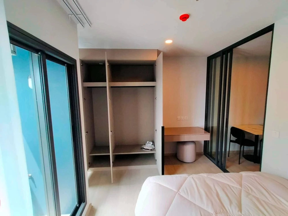 For rent: Aspire Onnut Station, 21st floor (very high!), fully furnished. Don't miss out!