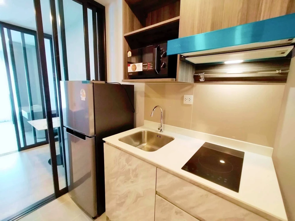 For rent: Aspire Onnut Station, 21st floor (very high!), fully furnished. Don't miss out!