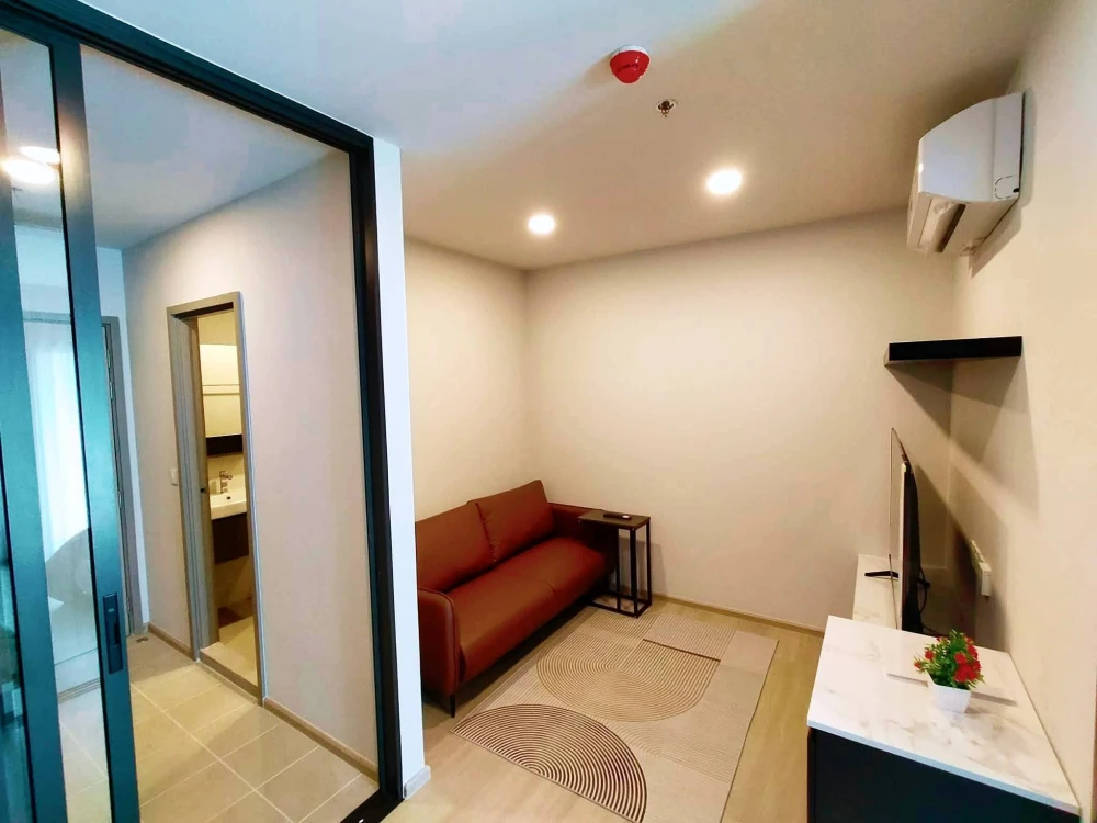 For rent: Aspire Onnut Station, 21st floor (very high!), fully furnished. Don't miss out!