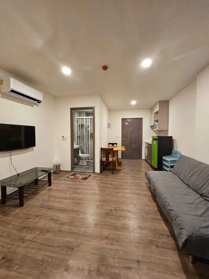 For rent: ASPIRE Pinklao - Arun Ammarin, 4th floor, fully furnished room, nice to live in. If interested, hurry and reserve now. Urgent!