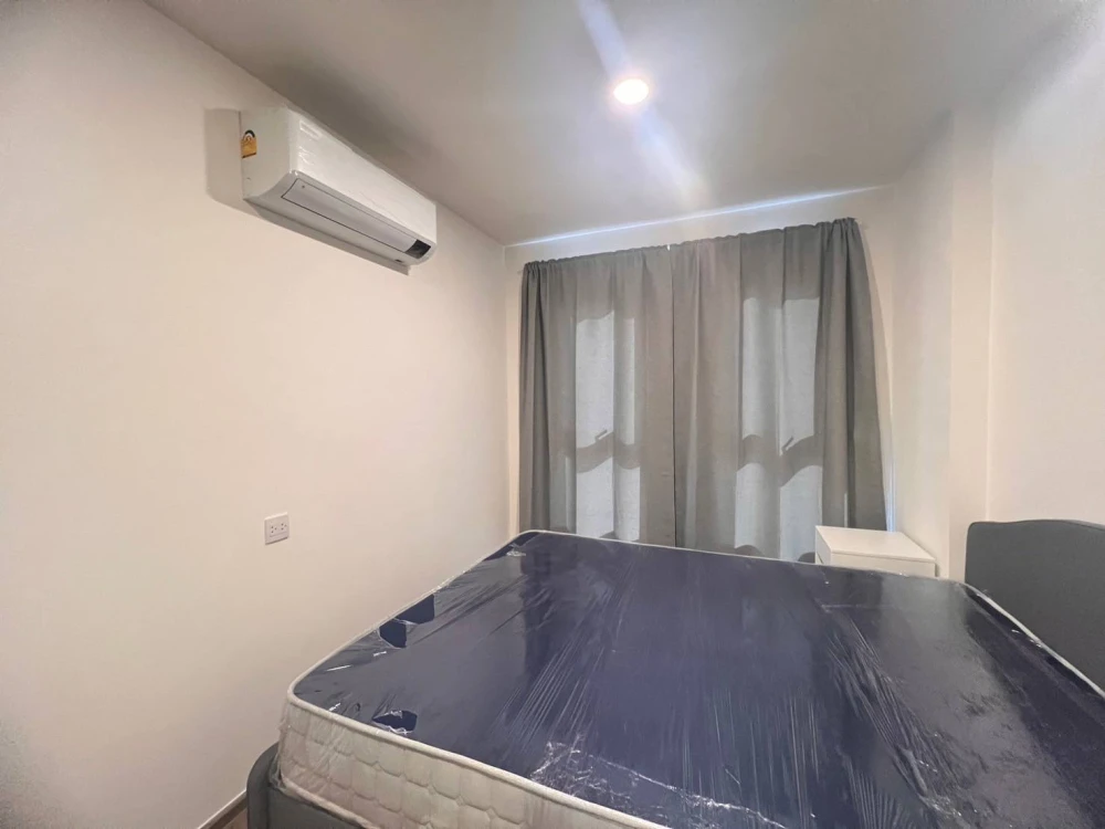 For rent: Aspire Pinklao - Arun Ammarin. Pool and garden view. Room is far from the garbage room and elevator, ensuring peace and quiet. Don't miss ou