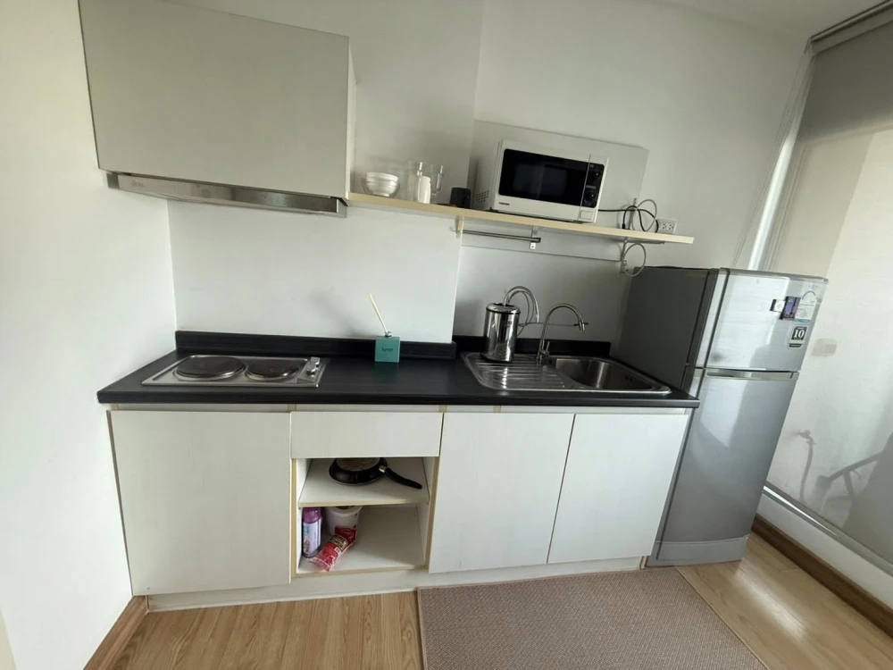 For rent: Aspire Rama 4, 25th floor, very high, amazing city view, fully furnished, convenient transportation, easy to find food, reserve now.