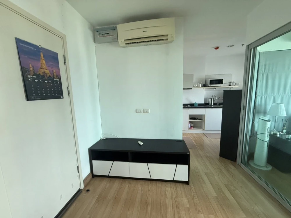 For rent: Aspire Rama 4, 25th floor, very high, amazing city view, fully furnished, convenient transportation, easy to find food, reserve now.