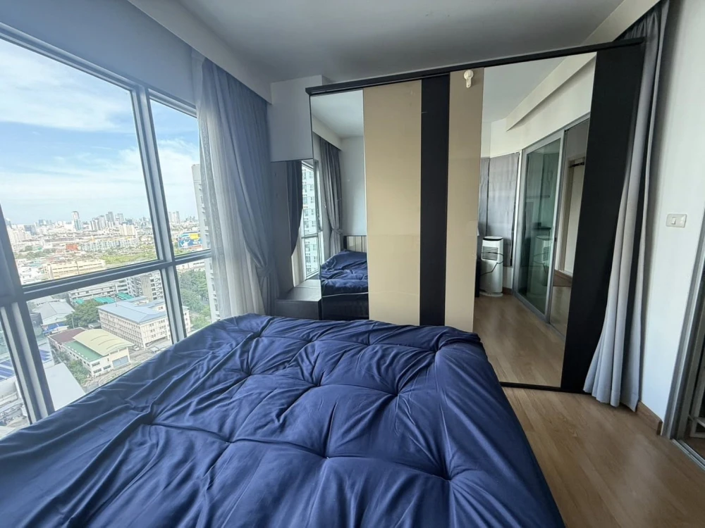 For rent: Aspire Rama 4, 25th floor, very high, amazing city view, fully furnished, convenient transportation, easy to find food, reserve now.