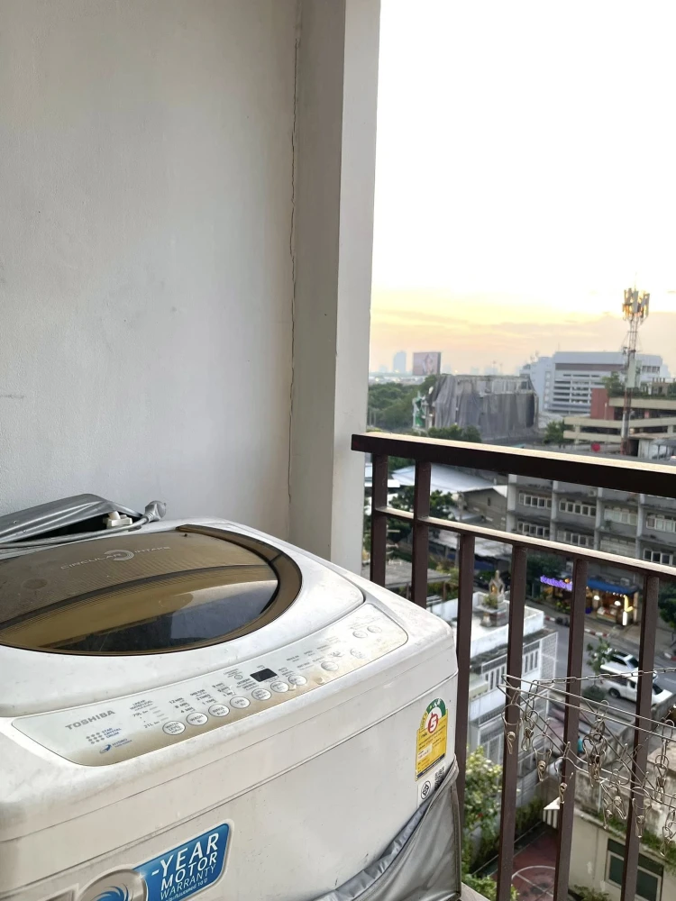For rent: Aspire Rama 4, fully furnished apartment. Just bring your belongings and move in! Don't miss out!