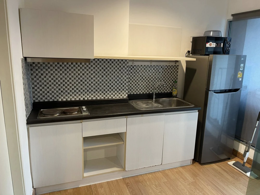 For rent: Aspire Rama 4, fully furnished apartment. Just bring your belongings and move in! Don't miss out!
