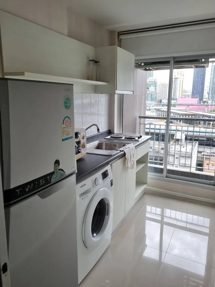 For rent: Aspire Rama 9, 10th floor, fully furnished, ready to move in. If interested, hurry and reserve now. Don't miss out!