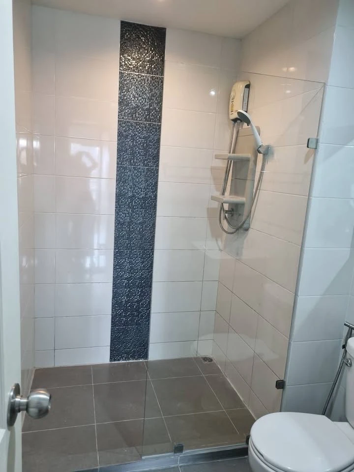 For rent: Aspire Rama 9, 10th floor, fully furnished, ready to move in. If interested, hurry and reserve now. Don't miss out!