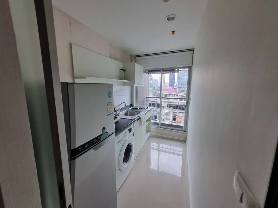For rent: Aspire Rama 9, 10th floor, fully furnished, ready to move in. If interested, hurry and reserve now. Don't miss out!