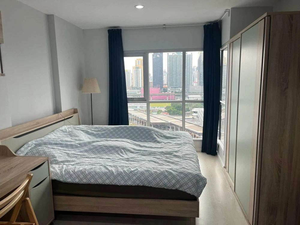 For rent: Aspire Rama 9, 16th floor. Beautiful view, great atmosphere, no obstructing buildings. Fully furnished. Book now!