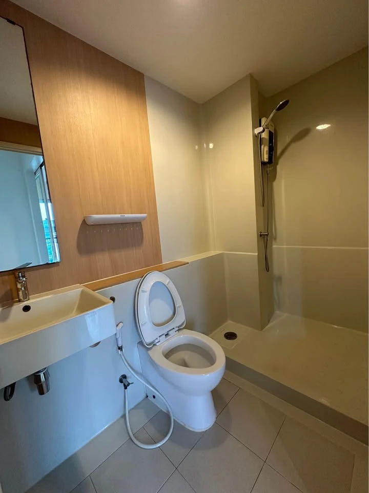 For rent: Aspire Ratchada-Wongsawang. A nice room at an affordable price. Just bring your belongings and move in!