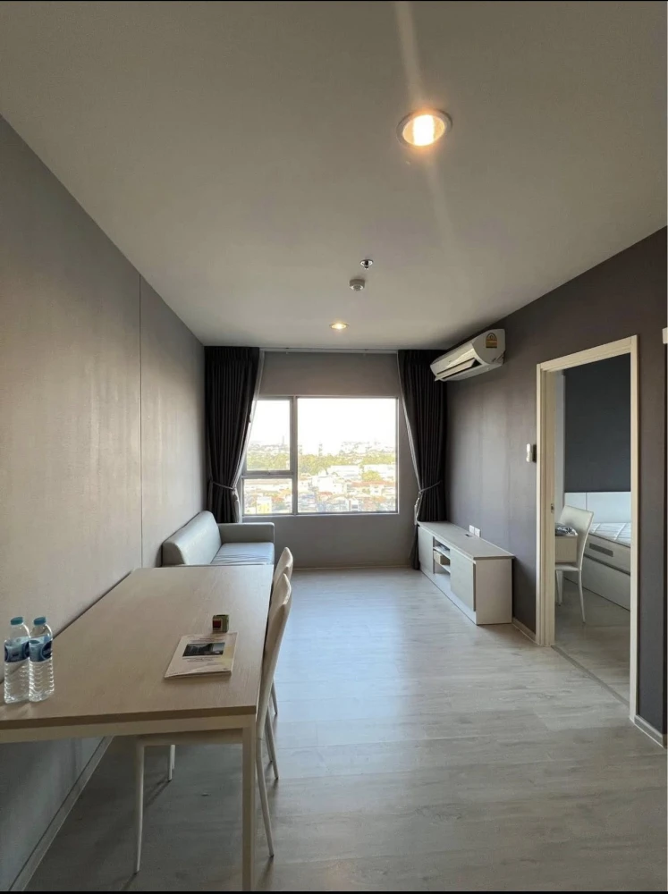 For rent: Aspire Ratchada-Wongsawang, corner unit offering privacy and spacious living area. Book now, don't miss out!