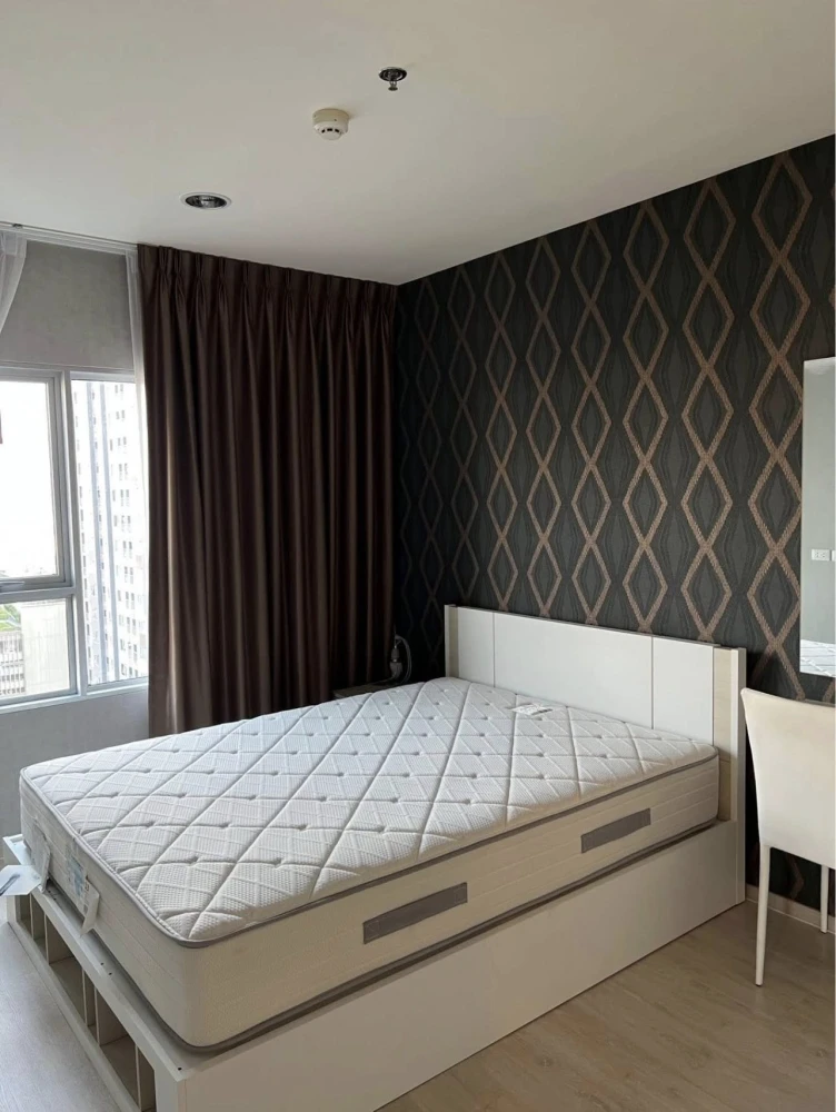 For rent: Aspire Ratchada-Wongsawang, corner unit offering privacy and spacious living area. Book now, don't miss out!
