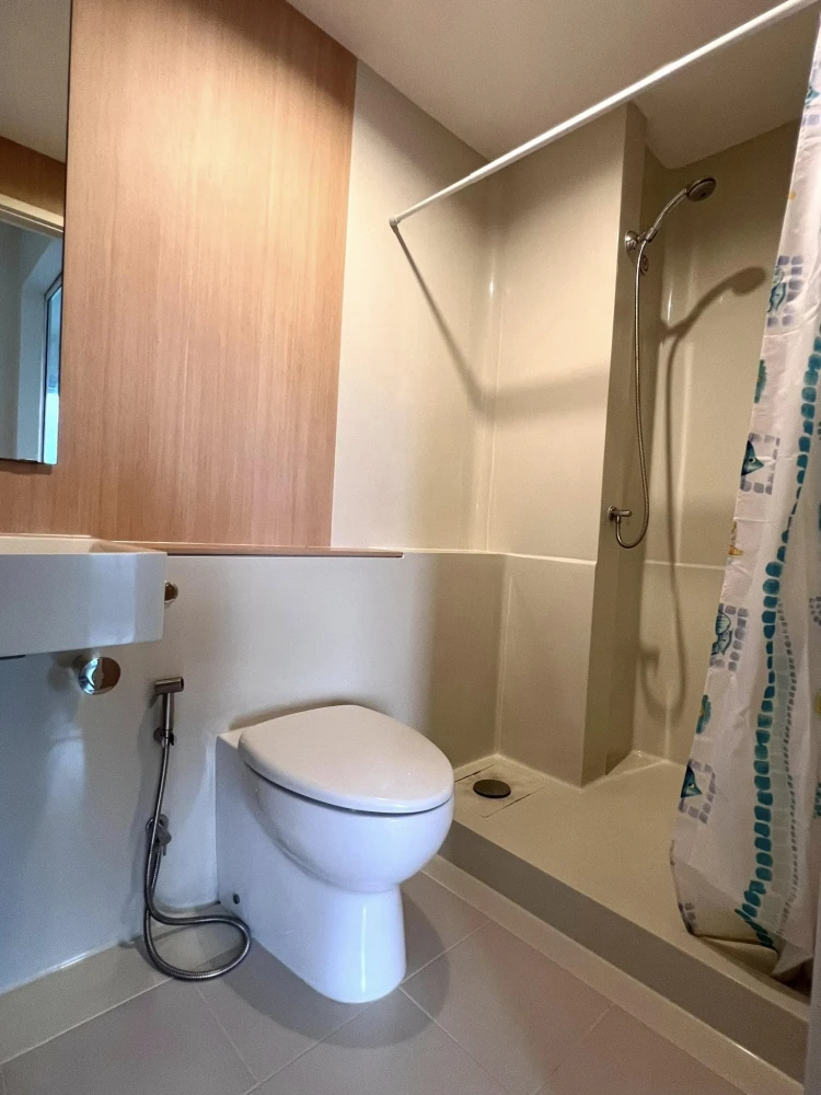 For rent: Aspire Ratchada-Wongsawang, 1 bedroom, 1 bathroom, size 26 sq m, 8th floor, complete facilities, must reserve now.