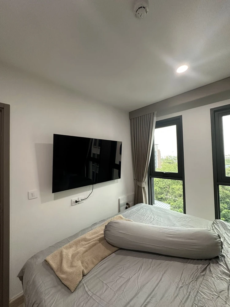 For rent: Aspire Ratchayothin. Nice room with high-quality built-in furniture and complete amenities. Don't miss out!