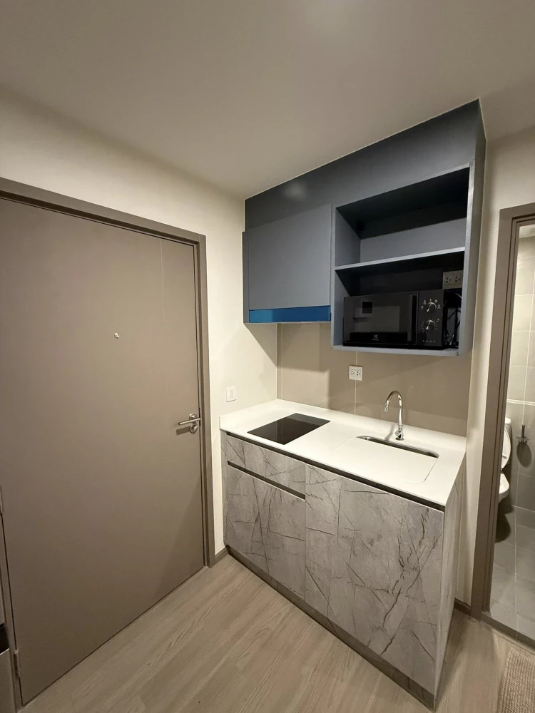 Aspire Ratchayothin Studio room for rent, fully furnished and equipped with appliances. Reserve now!