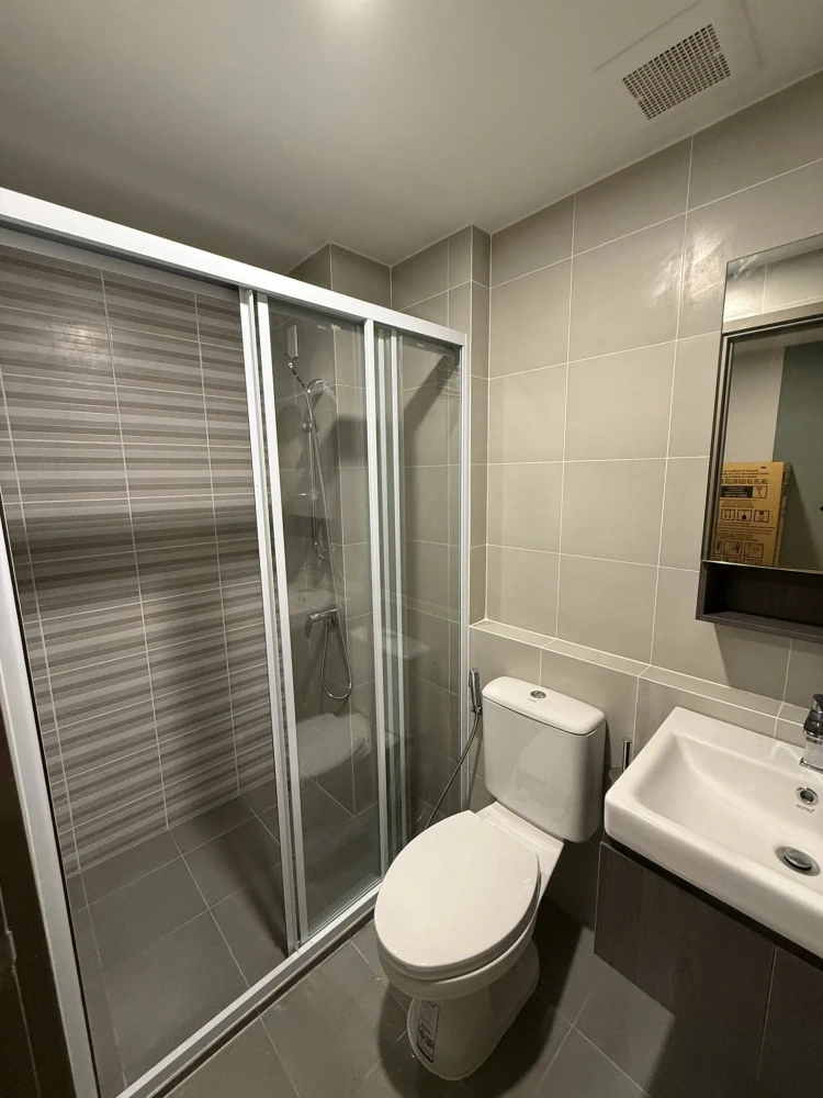 Aspire Ratchayothin Studio room for rent, fully furnished and equipped with appliances. Reserve now!