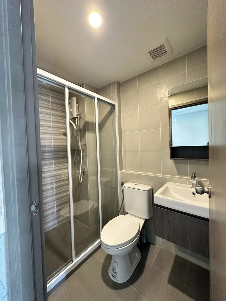 Aspire Ratchayothin for rent, beautifully decorated room in minimalist style, good location, fully furnished, great value, hurry and reserve now!