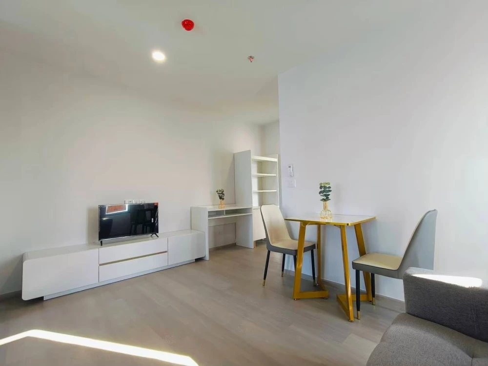 For rent: ASPIRE Rattanathibet - Weston. Corner unit on a high floor—quiet and perfect for relaxation. North-facing with a city view and a great atmos