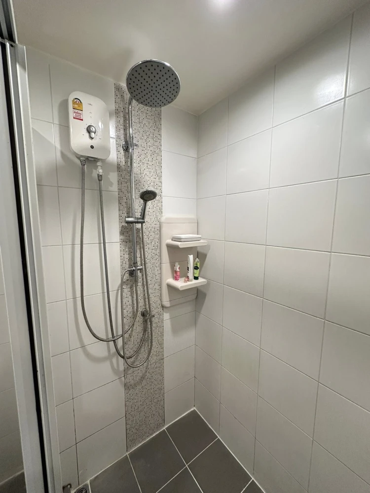 For rent Aspire Rattanathibet 2 1 bedroom 1 bathroom comes with complete furniture and electrical appliances. Don't miss out on this great deal.