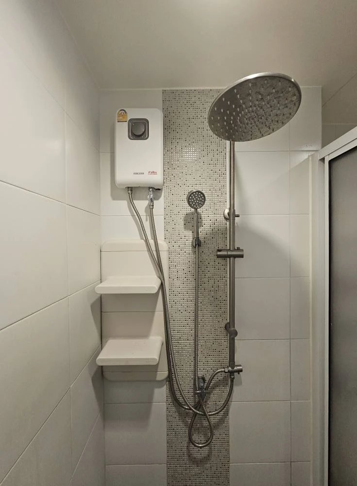 For rent: Aspire Rattanathibet 2, corner room with privacy, fully furnished and equipped with appliances. Reserve now!