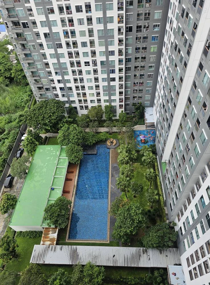For rent: Aspire Rattanathibet 2, corner room with privacy, fully furnished and equipped with appliances. Reserve now!