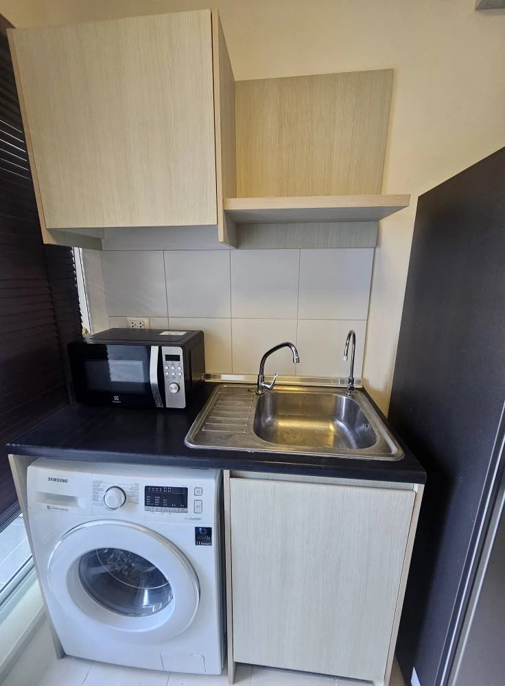 For rent: Aspire Rattanathibet 2, corner room with privacy, fully furnished and equipped with appliances. Reserve now!
