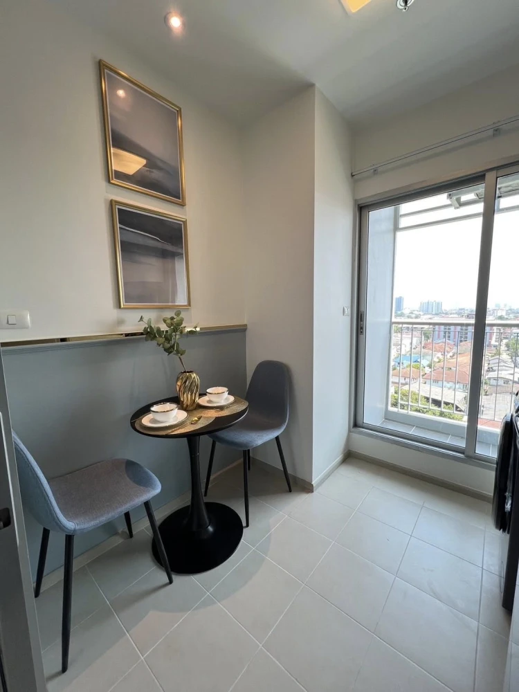 For rent: Aspire Rattanathibet 2, beautifully decorated two-bedroom unit with high-quality built-in furniture. Don't miss out!