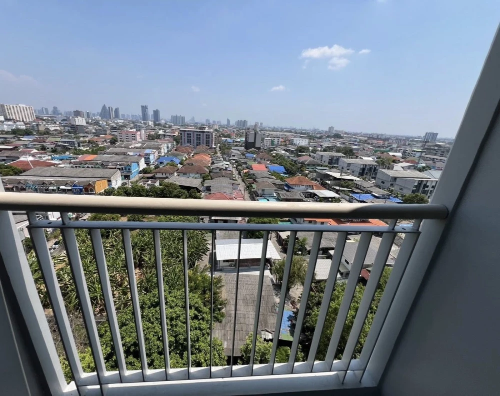 For rent: Aspire Rattanathibet 2, beautifully decorated two-bedroom unit with high-quality built-in furniture. Don't miss out!