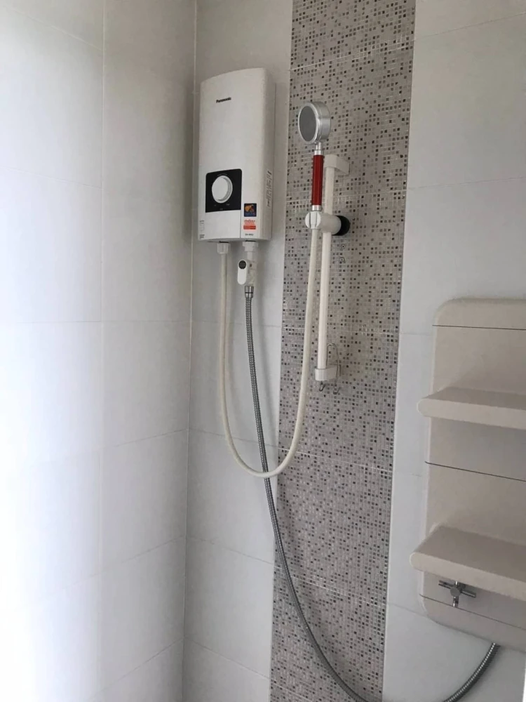 For rent: Aspire Rattanathibet, ready-to-move-in unit on the 20th floor with great views and complete amenities. Book now!