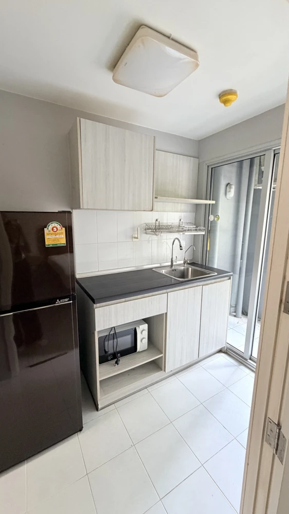 For rent: Aspire Sathorn - Taksin (Copper Zone). Low floor unit, comfortable and fully furnished. Affordable price. Complete amenities. Book now!