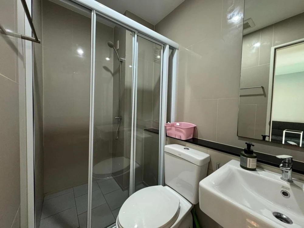 For rent: Aspire Sathorn-Ratchaphruek, 17th floor, swimming pool view, fully furnished, nice room, reserve now, hurry!