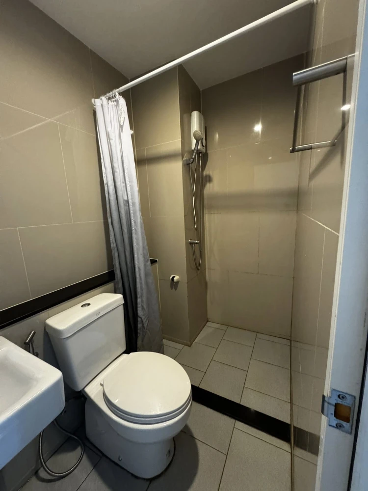 For rent: Aspire Sathorn-Ratchaphruek. Nice room, great location, and fully furnished. Book now!